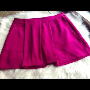 Banana Republic Fuchsia pleated Shorts Size 12